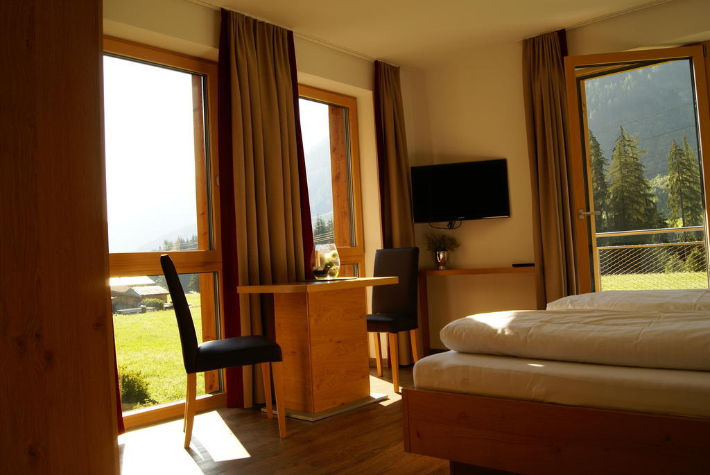 Haus Bergleben Appartement Sankt Anton am Arlberg Kamer foto