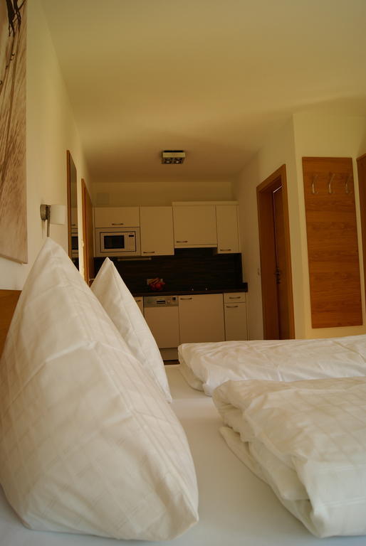 Haus Bergleben Appartement Sankt Anton am Arlberg Kamer foto